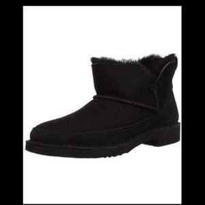 NEW in box with tags black Ugg boots